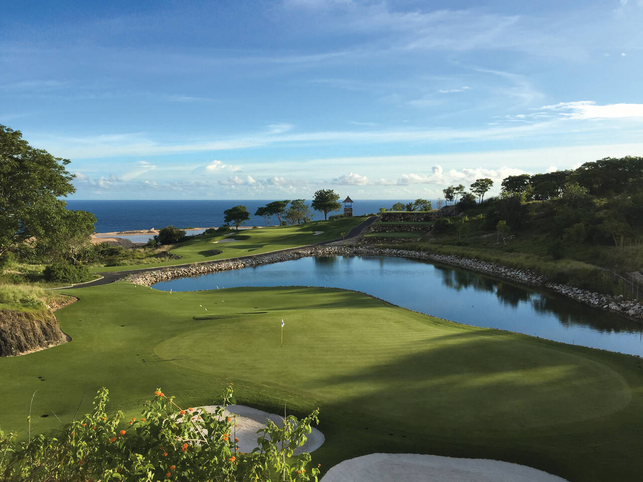 Bukit Pandawa Golf & Country Club - 2 minutes walk